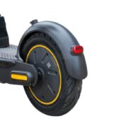 Blatnik za električni skiro NINEBOT MAX G30 8 Blatnik za električni skiro NINEBOT MAX G30 - nameščen na skiro