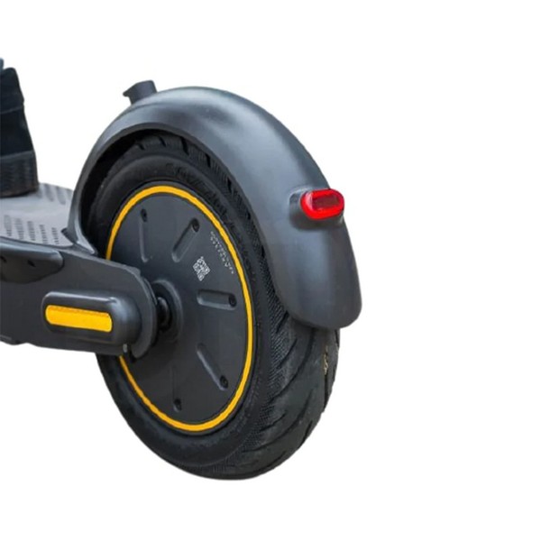 Blatnik za električni skiro NINEBOT MAX G30 4 Blatnik za električni skiro NINEBOT MAX G30 - nameščen na skiro
