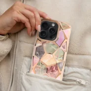 Zaščitite svoj iPhone 16 s stilom. Ovitek TWINKI popolna kombinacija dizajna, funkcionalnosti in zaščite. Dvignite svoj slog na nov nivo!