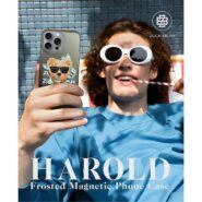 ZUCK BEAR ovitek HAROLD med uporabo – v rokah uporabnika, ki drži iPhone 16.