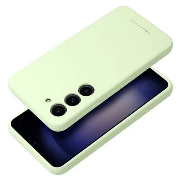 Zelen ovitek za Samsung Galaxy A56 Roar Cloud Skin – Light Green 3 Samsung Galaxy A56 z nameščenim ovitkom Roar Cloud Skin, ki poudarja tanko obliko in popolno prileganje telefonu.