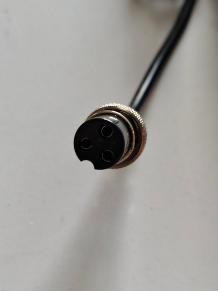 Priključek polnilca za električni skiro EGONI S66